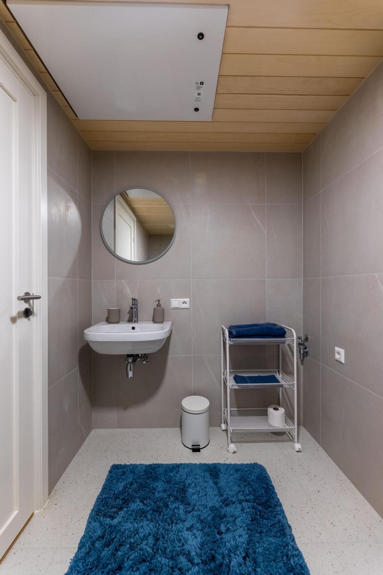 Komandandi Apartments Kuressaare Oda fotoğraf
